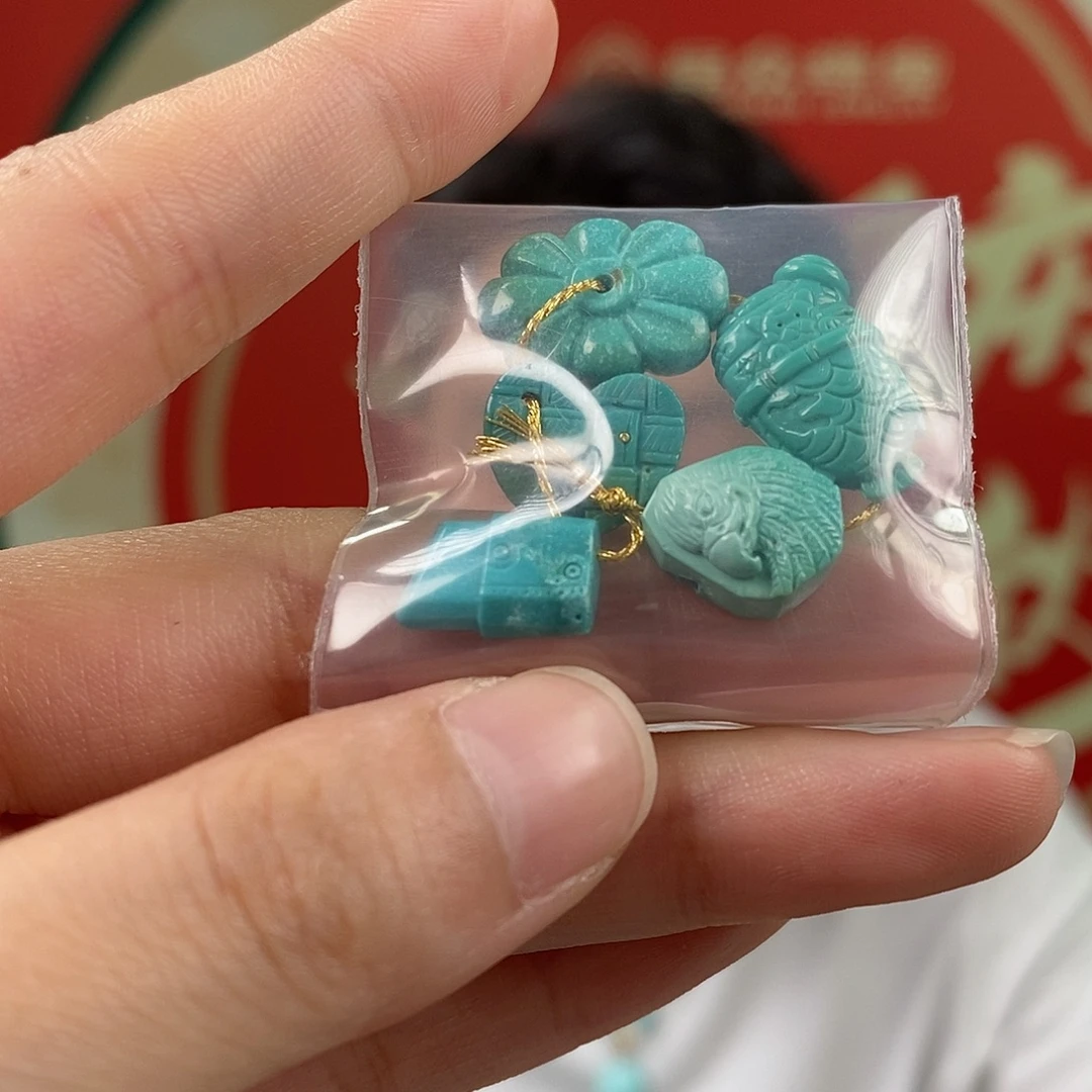 绿松石未镶嵌珠宝奇石