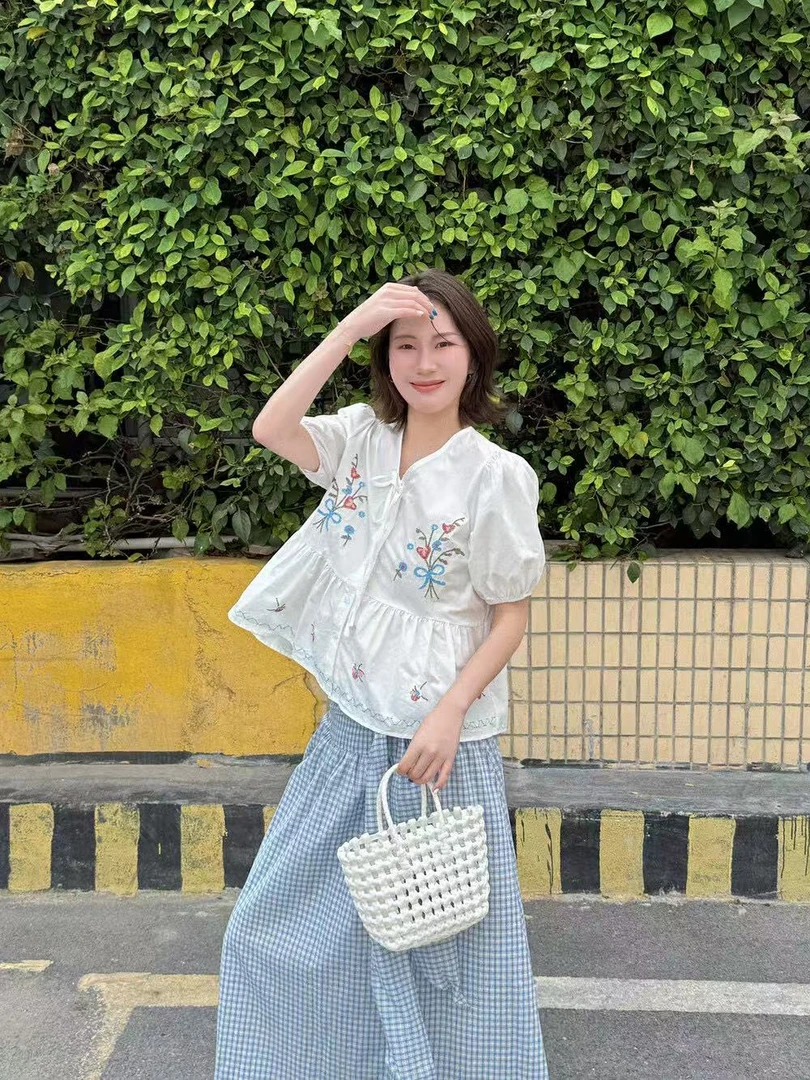 韩版甜美重工花朵刺绣娃娃衫15257   衣长52