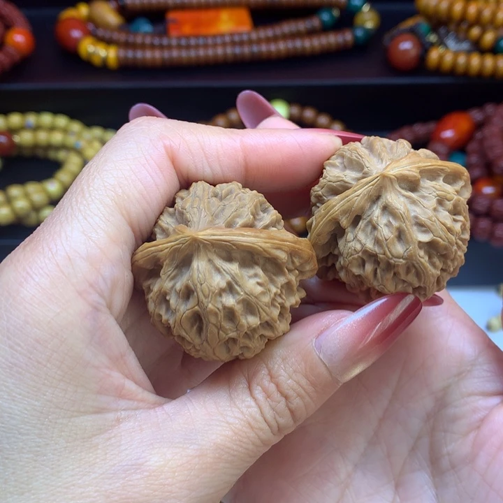 文玩核桃吊坠菩提