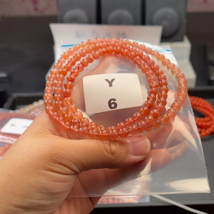 南红玛瑙未镶嵌多样性发货默认微瑕6mm