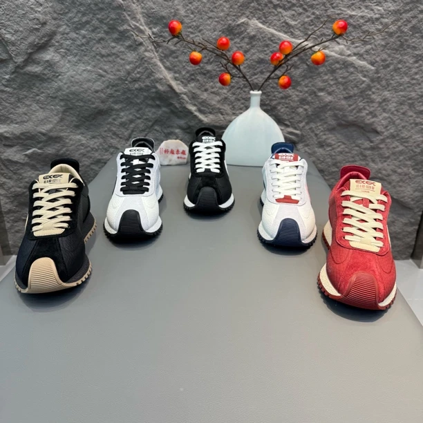 2025秋季新款时尚男鞋舒适百搭休闲鞋痞帅潮流男士帅气休闲板鞋