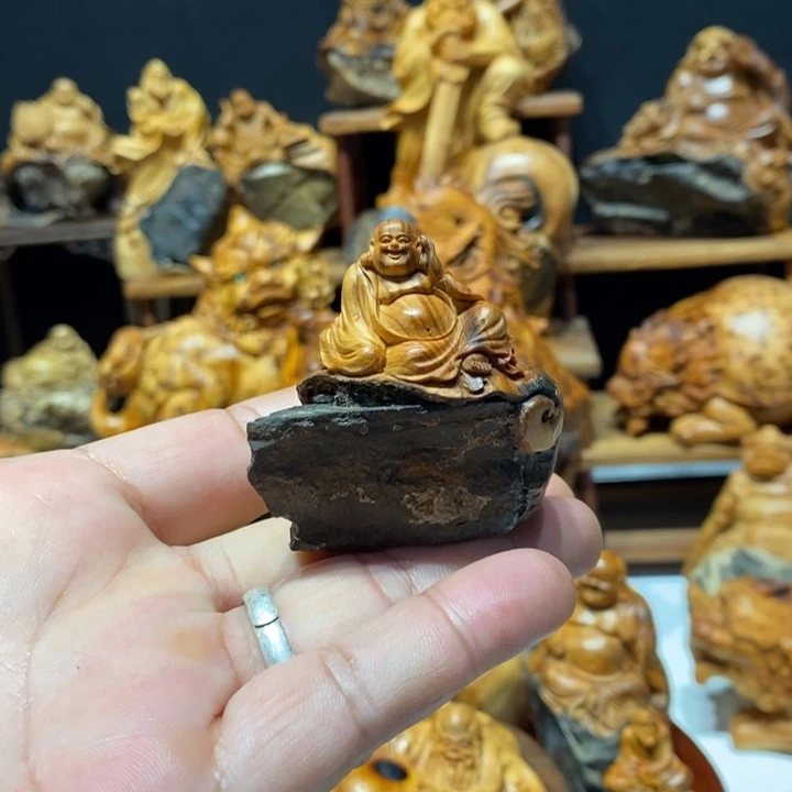 柏木（崖柏）崖柏根抱石小弥勒
