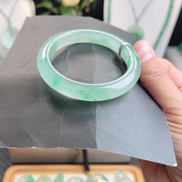 石英质玉未镶嵌手镯53