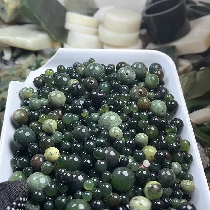 和田玉（糖玉）和田玉边角料9K金镶嵌梅