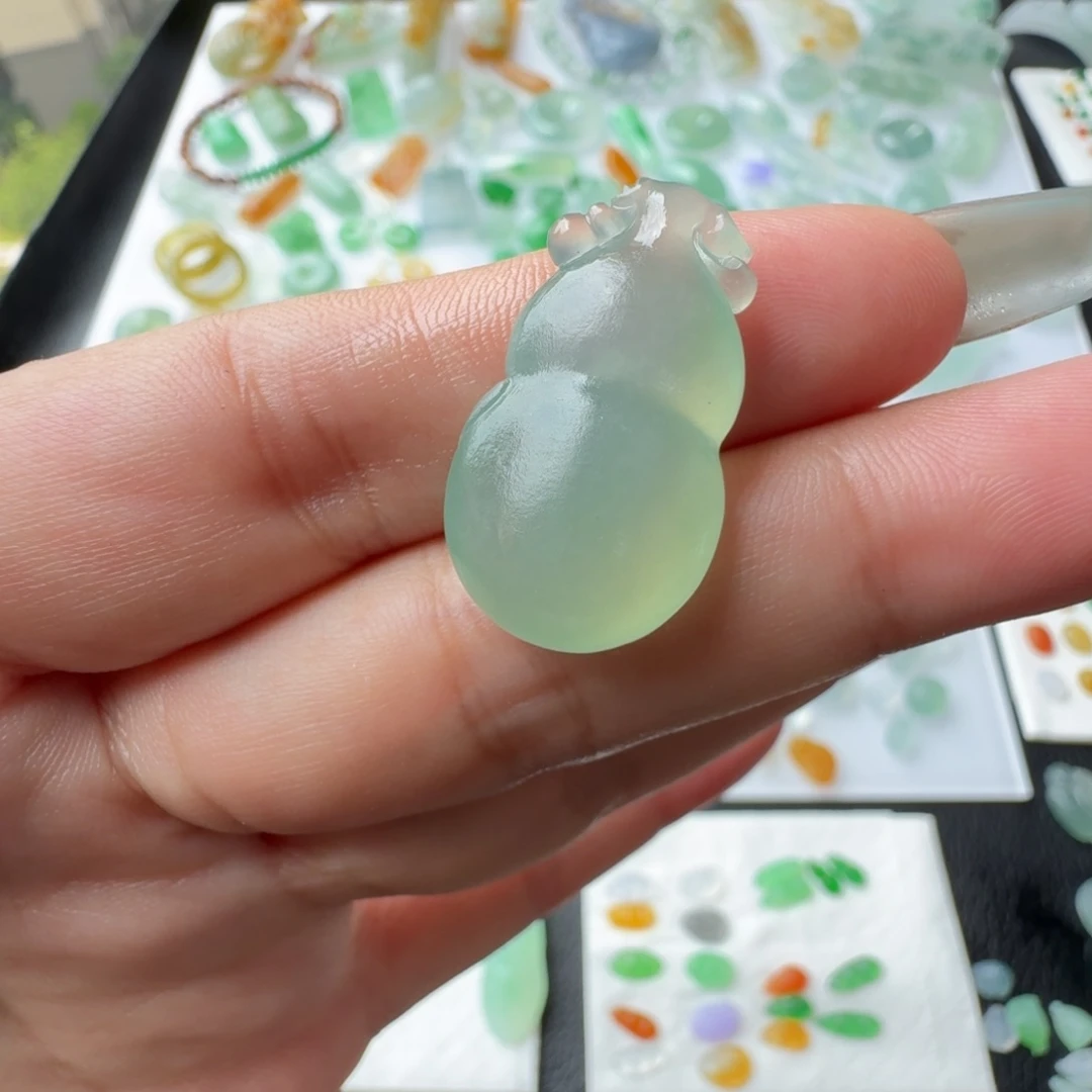 未镶嵌定制翡翠冰种晴水绿葫芦
