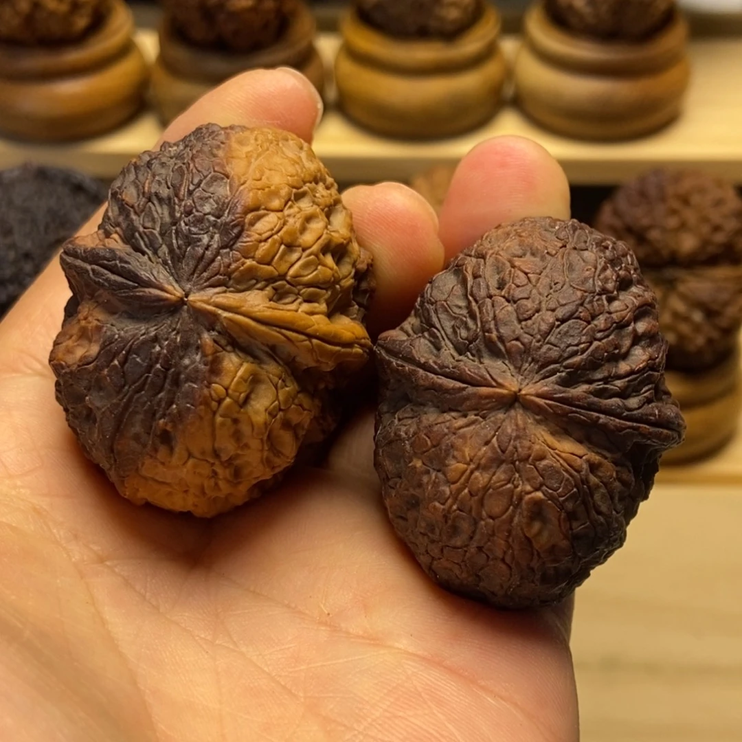 文玩核桃把件雨花石