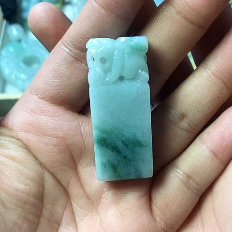 翡翠未镶嵌颈饰天然缅甸翡翠a货