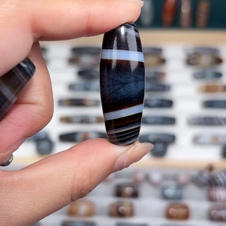 雪***真玛瑙/玉髓合金珠宝奇石