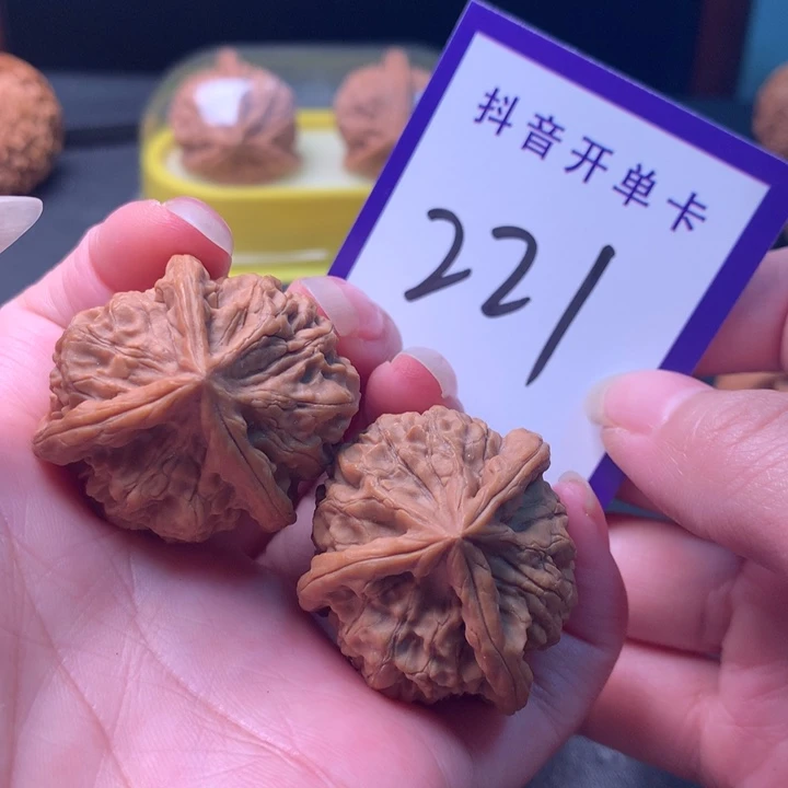 吊坠文玩核桃三楞