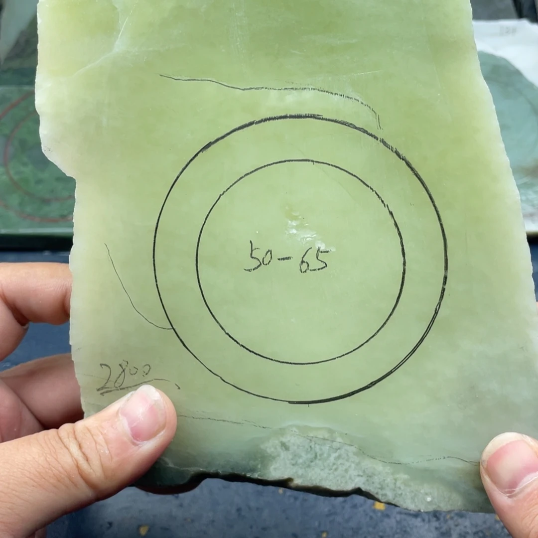 胡***。和田玉未镶嵌珠宝奇石定制手镯