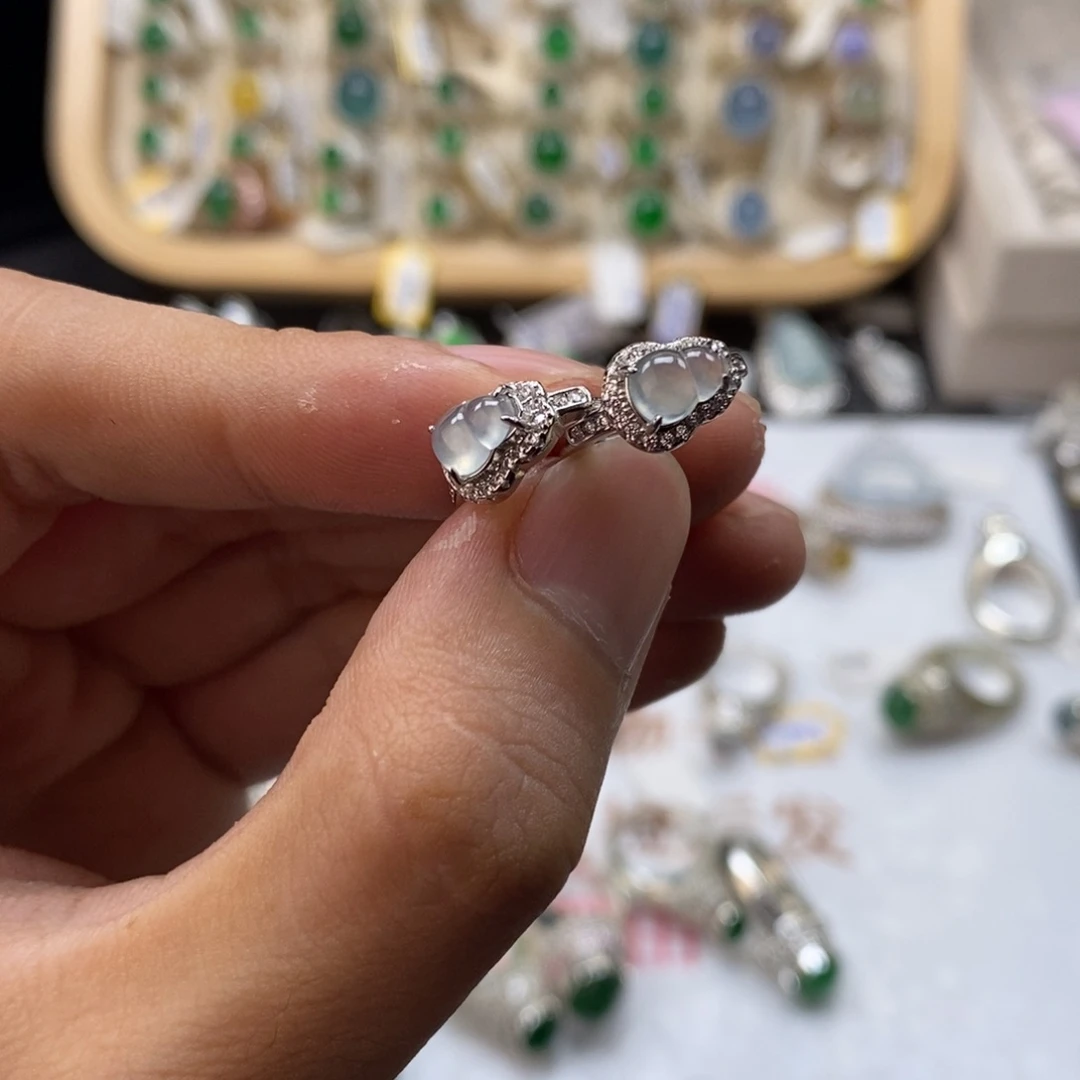 翡翠戒指银S925镶嵌天然缅甸翡翠A货