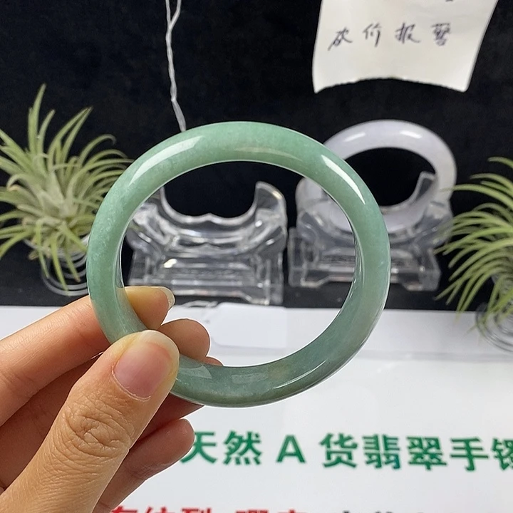 翡翠未镶嵌手镯28号。55.7圈
