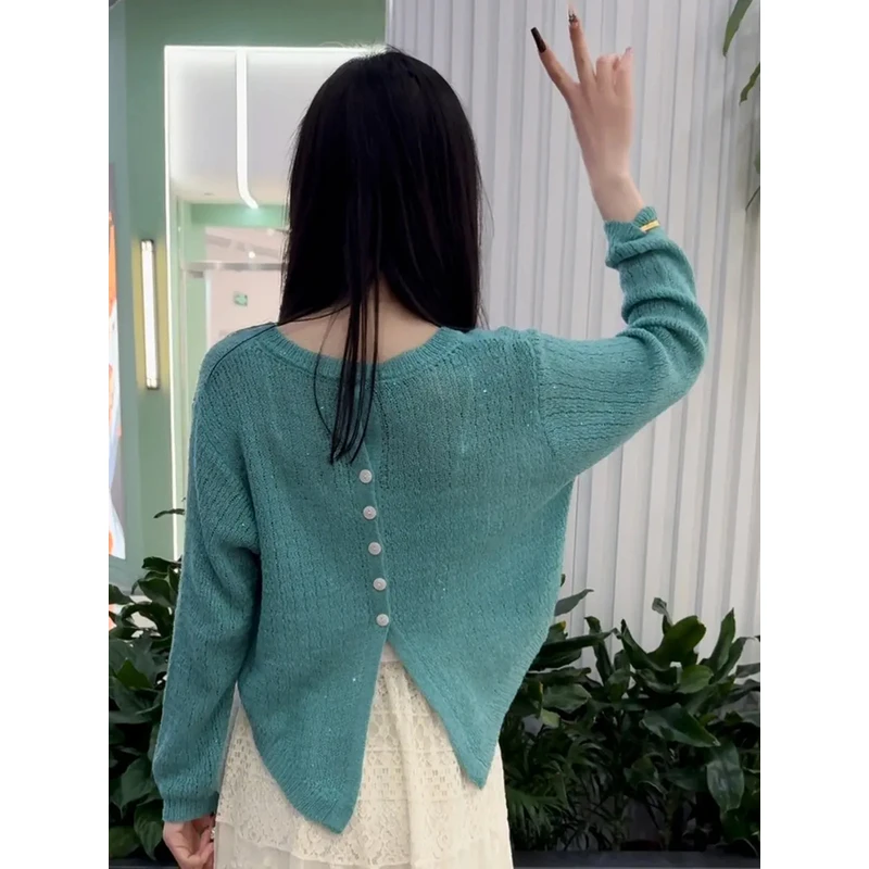 新款气质时尚镂空短款针织衫圆领毛衣套头后排扣子长袖针织上衣