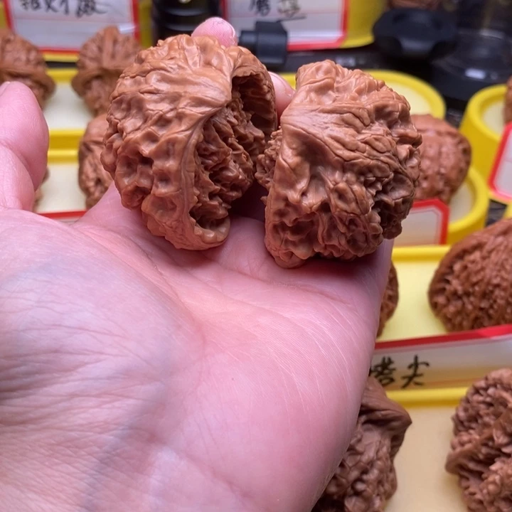 乌***唱大叶紫檀（黑酸枝木类）聚宝盆
