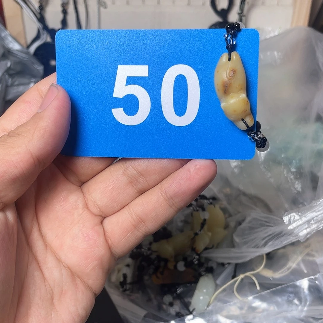 蛇纹石玉颈饰合金初***?