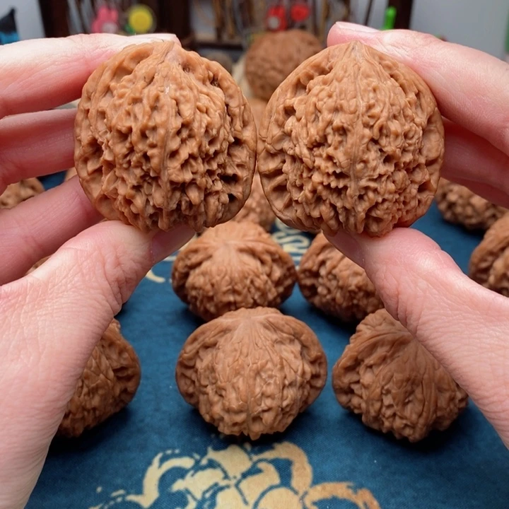 文玩核桃把件高炮南疆石40