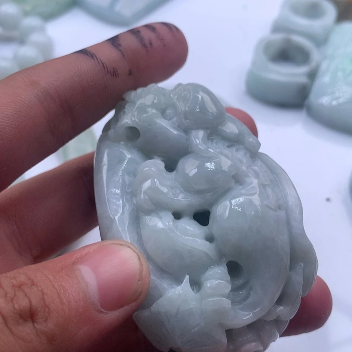 翡翠未镶嵌颈饰保真天然a货翡翠