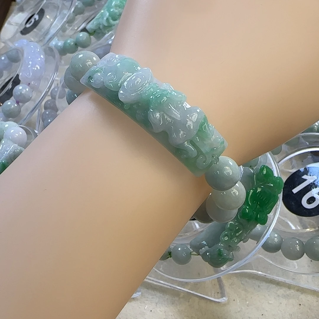 翡翠未镶嵌颈饰5056