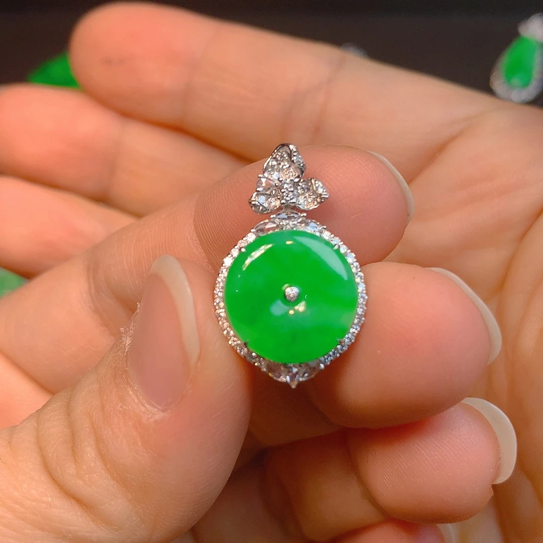 颈饰18K金镶嵌翡翠翡翠平安扣吊坠