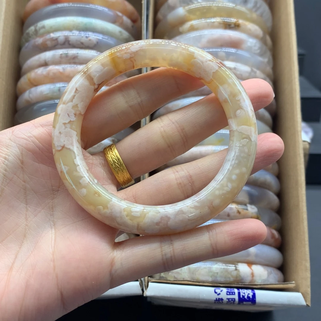 【闪购商品】玛瑙/玉髓手镯未镶嵌北***?