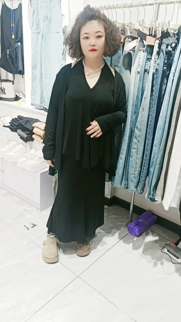 春季穿搭一整套高级感挂脖吊带开衫鱼尾半身裙三件套装独特超好看