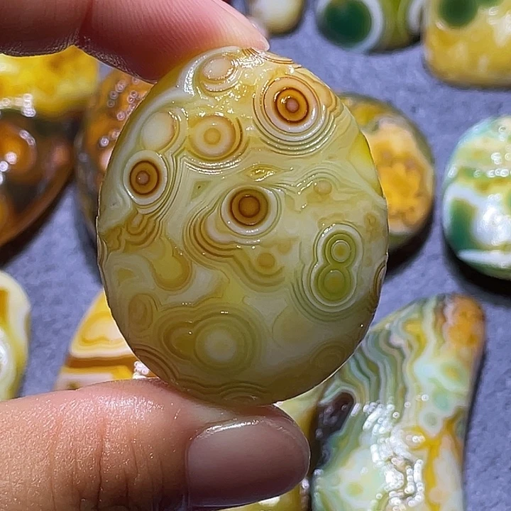 未镶嵌玛瑙/玉髓珠宝奇石
