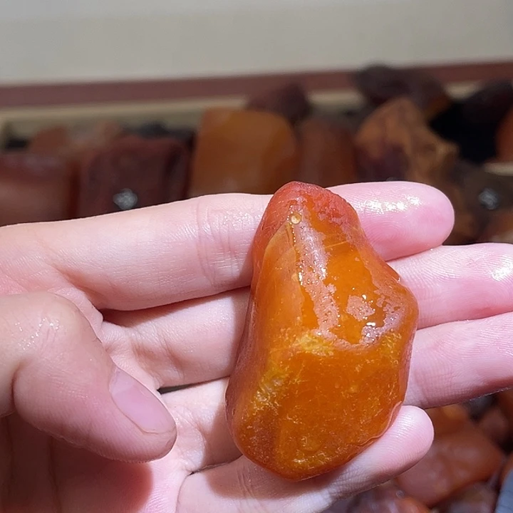 琥珀未镶嵌珠宝奇石吊坠