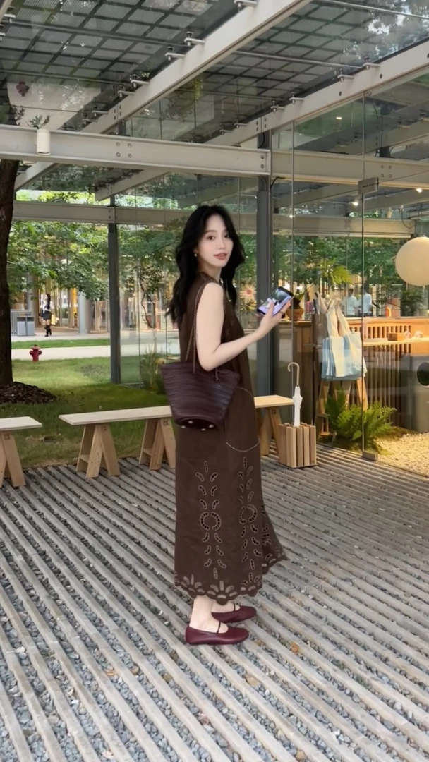 FAR ZOOM  法式优雅亚麻镂空两件套有吊带无袖时尚百搭显瘦连衣裙