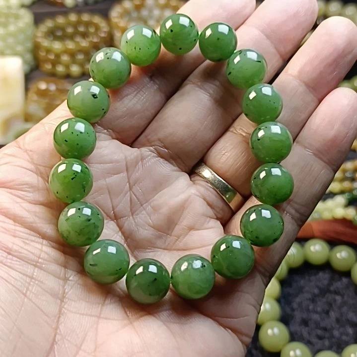 和田玉未镶嵌手串