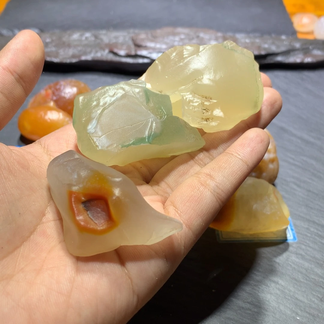 未镶嵌玛瑙/玉髓珠宝奇石