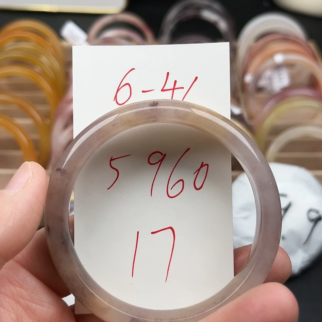 石英质玉未镶嵌手镯6.41