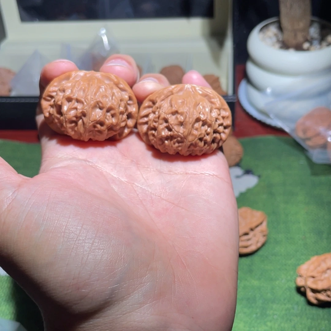 把件文玩核桃44+宫灯（手打玻璃底）