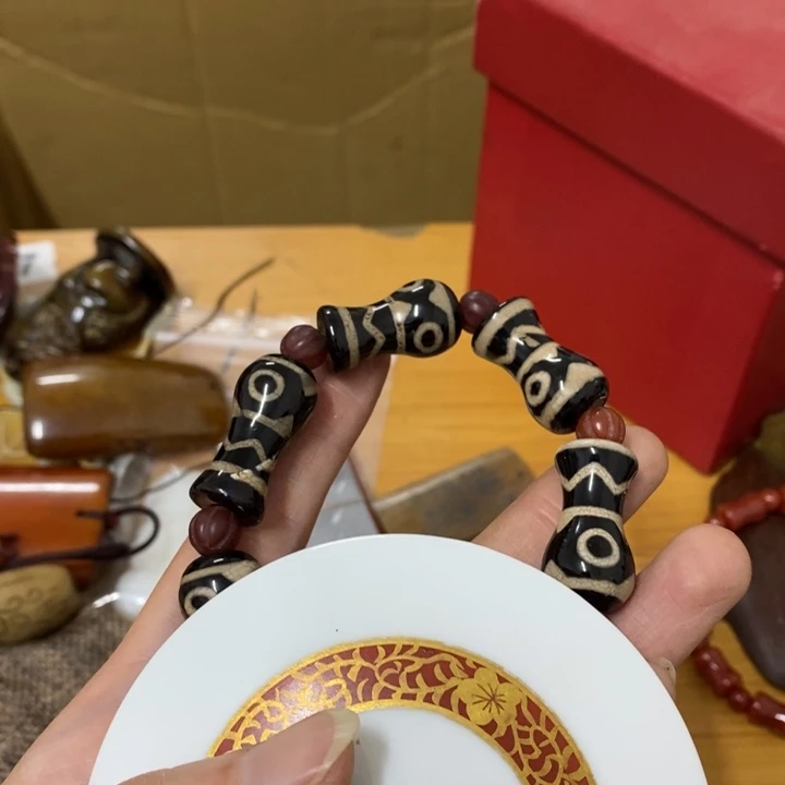 瓷片哈中古工艺品一件