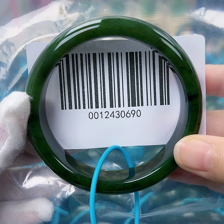 和田玉手镯未镶嵌微瑕6061