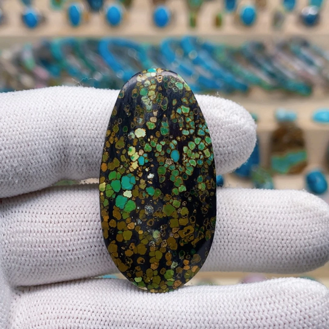 绿松石未镶嵌珠宝奇石