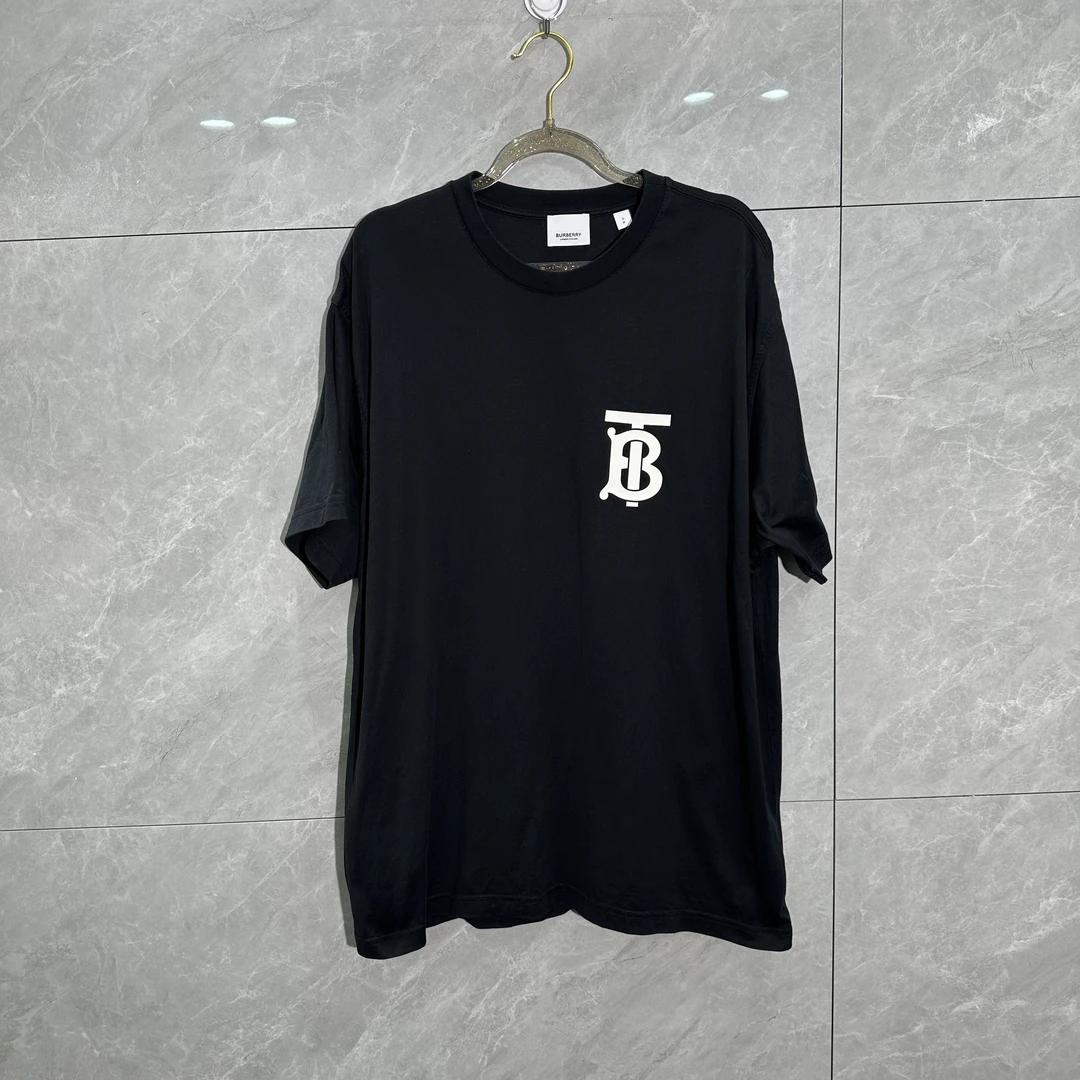 99新 BURBERRY/博柏利 S码 经典logo 黑色短袖