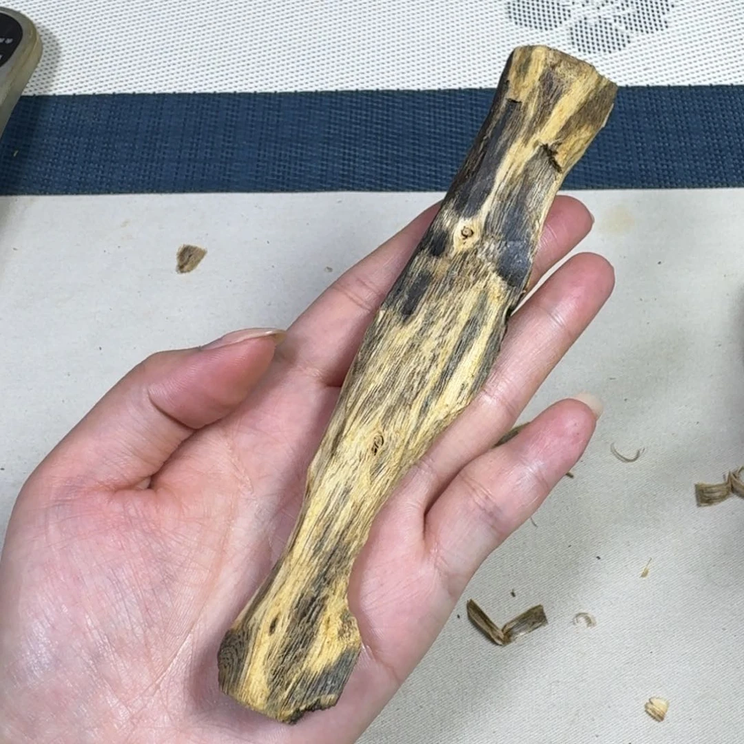 沉香沉香木制品绿奇楠原材料25克多样性发一根