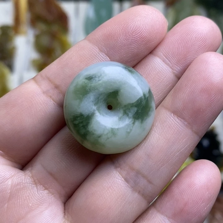 未镶嵌蛇纹石玉吊坠(不含链)