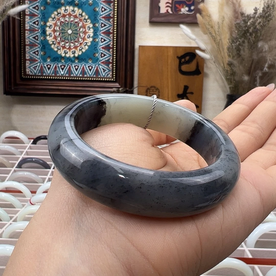 和田玉（墨玉）未镶嵌手镯青花