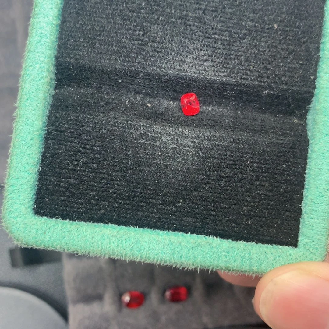 尖晶石裸石缅甸绝地0.4ct