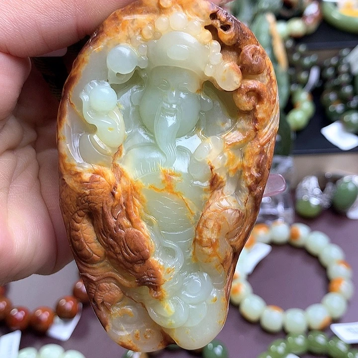 透闪石质玉未镶嵌把件