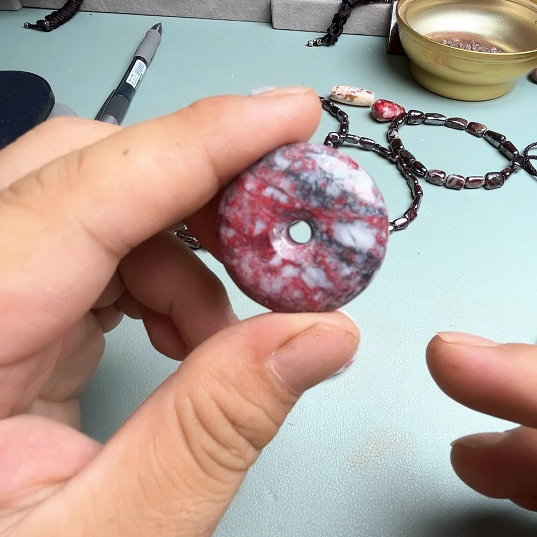天然朱砂辰石吊坠