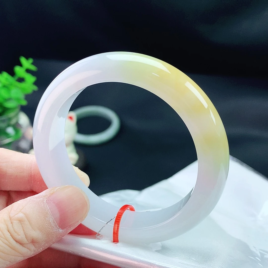 翡翠手镯未镶嵌51圈