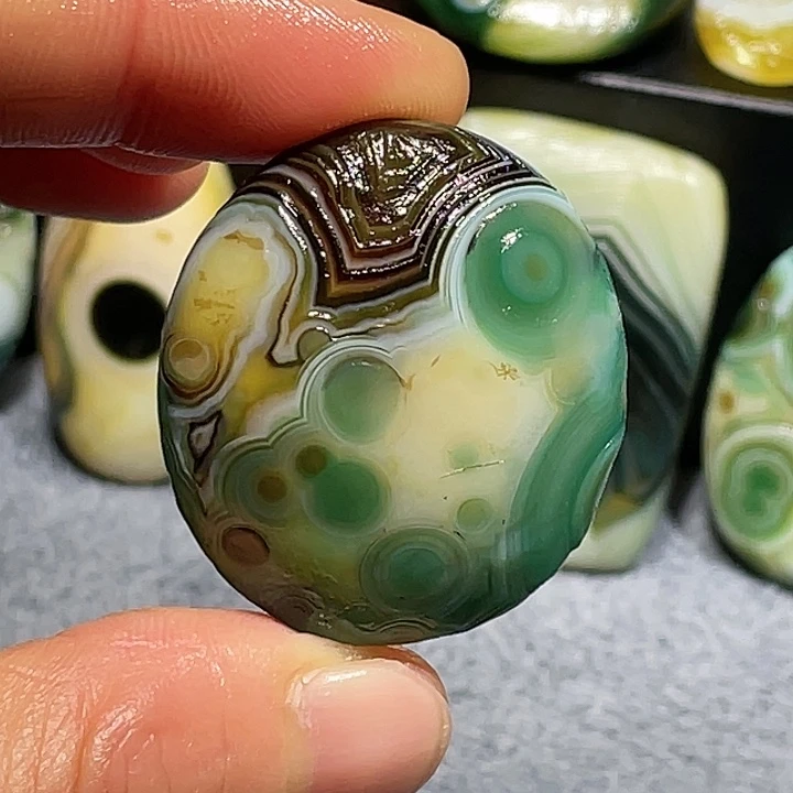 玛瑙/玉髓未镶嵌珠宝奇石