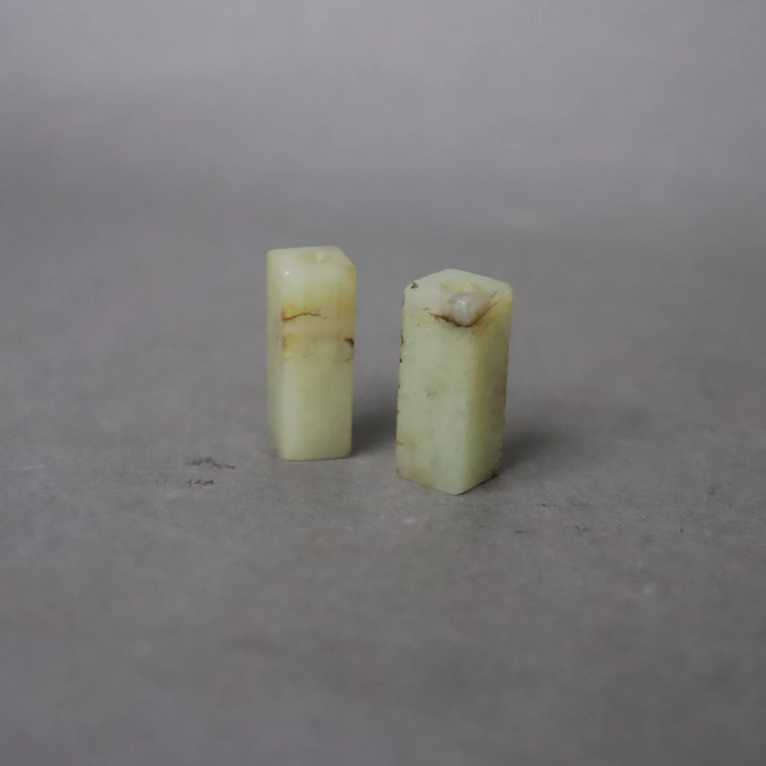 Tgz08 清代和田玉冈卯