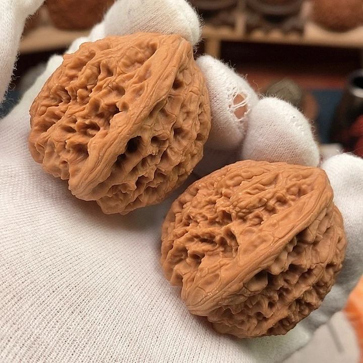 吊坠文玩核桃李*伟38全品山地红皮43克南疆石