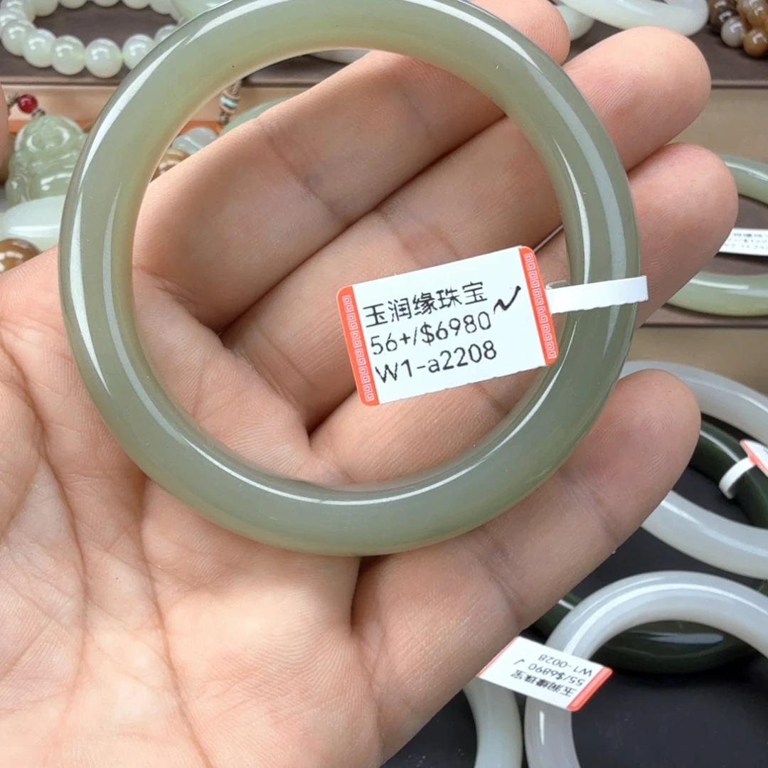 和田玉未镶嵌手镯