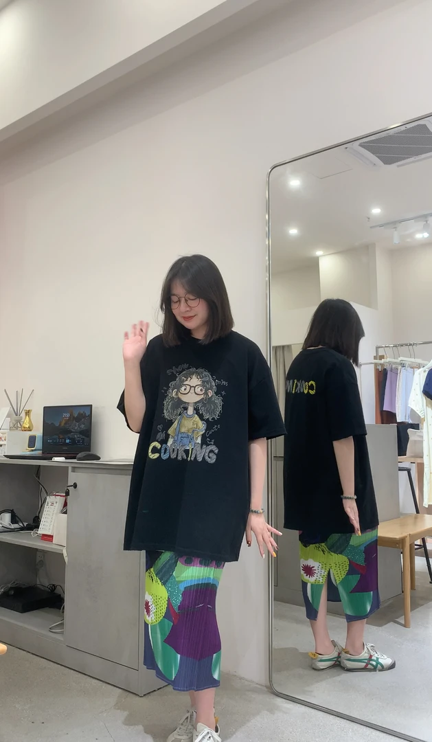 韩版小众磨破眼镜女孩大宽休闲T恤