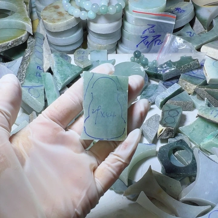 颈饰未镶嵌翡翠钢