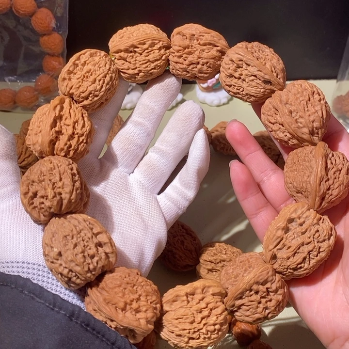 文玩核桃手串……19